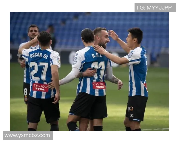 富恩拉夫与穆尔西亚的精彩对决揭示足球战术与团队合作的重要性